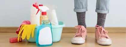 Deep cleaning utility bucket