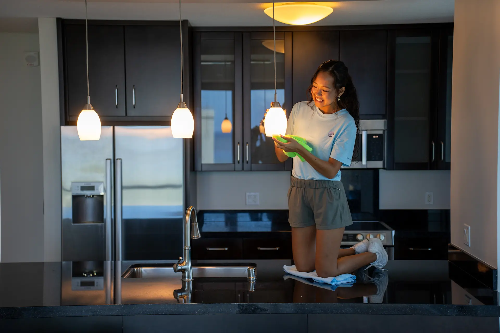 Clean house after move-out cleaning service